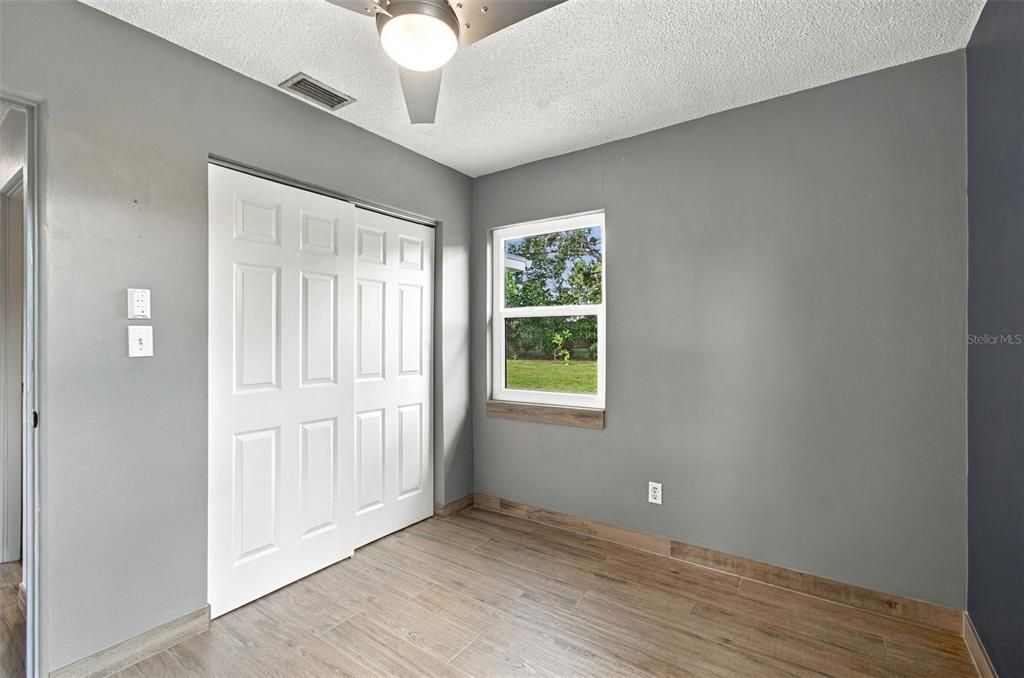 For Sale: $365,000 (3 beds, 1 baths, 1062 Square Feet)