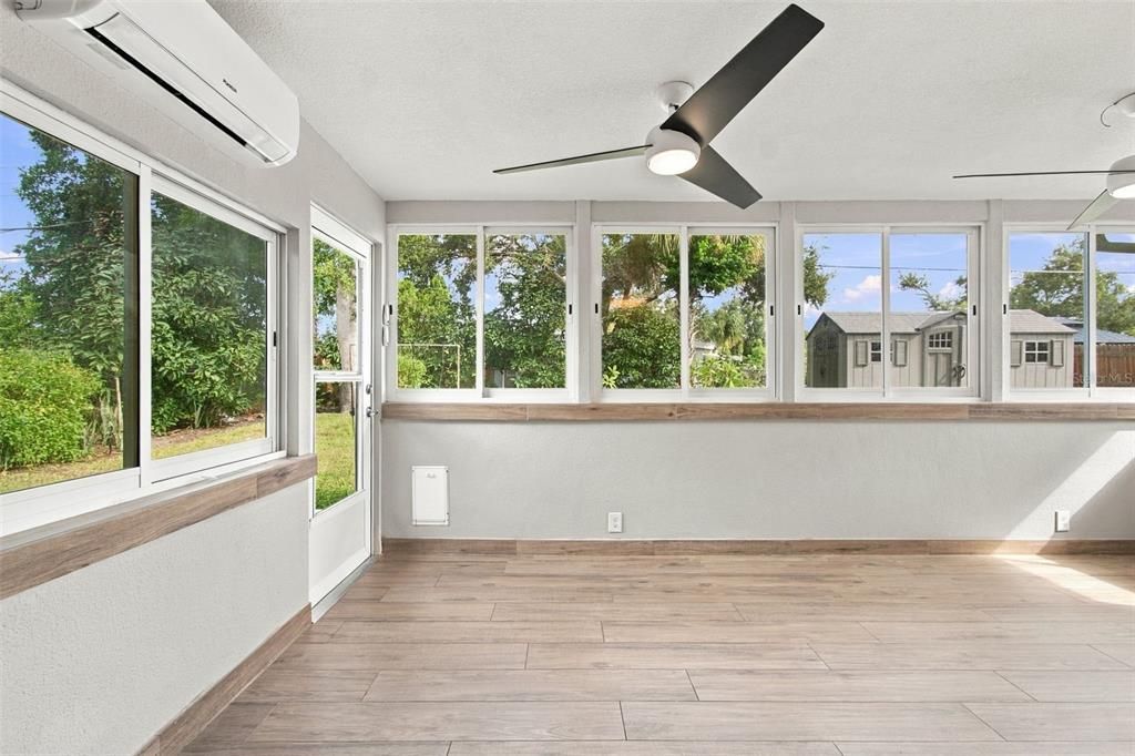 For Sale: $365,000 (3 beds, 1 baths, 1062 Square Feet)