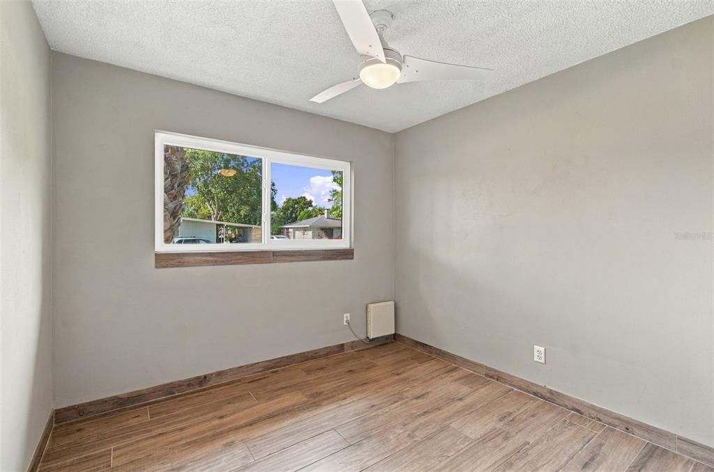 For Sale: $365,000 (3 beds, 1 baths, 1062 Square Feet)