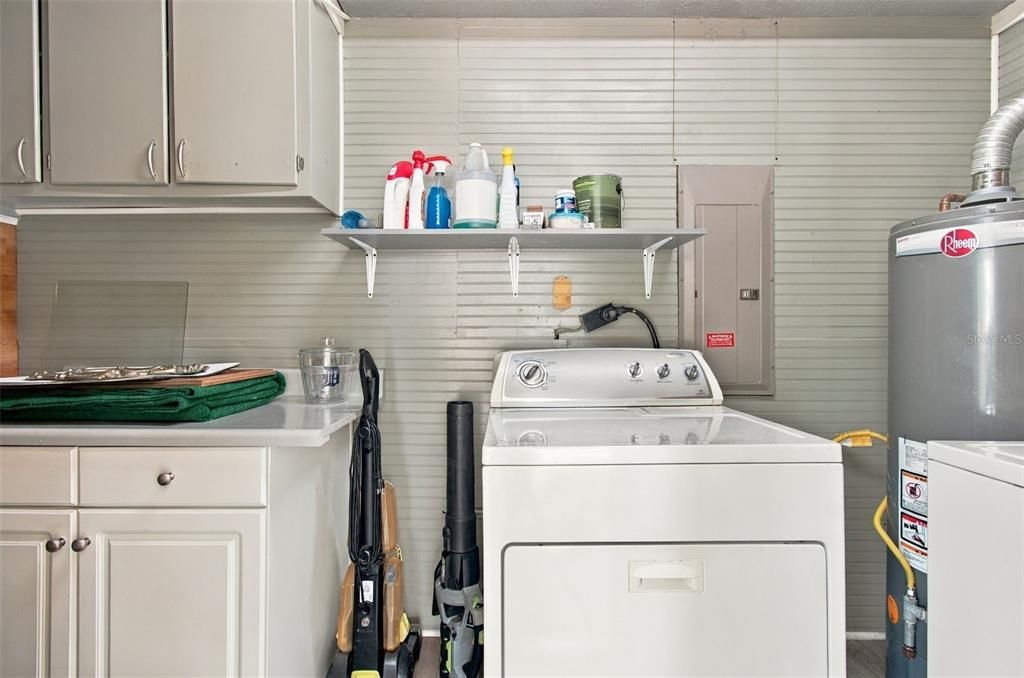 For Sale: $365,000 (3 beds, 1 baths, 1062 Square Feet)