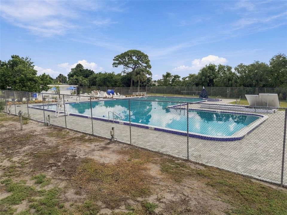 For Sale: $365,000 (3 beds, 1 baths, 1062 Square Feet)