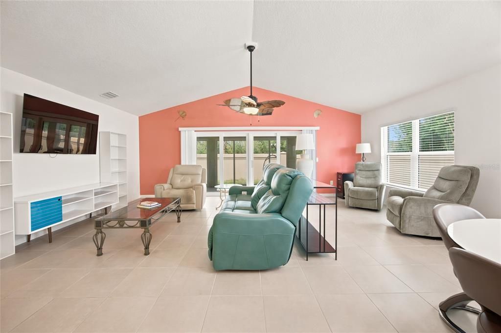 En Venta: $487,500 (3 camas, 2 baños, 1809 Pies cuadrados)