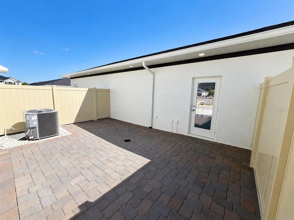 For Rent: $2,550 (3 beds, 2 baths, 1691 Square Feet)