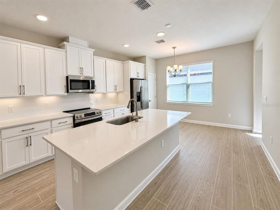 For Rent: $2,550 (3 beds, 2 baths, 1691 Square Feet)