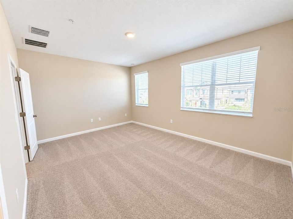 For Rent: $2,550 (3 beds, 2 baths, 1691 Square Feet)