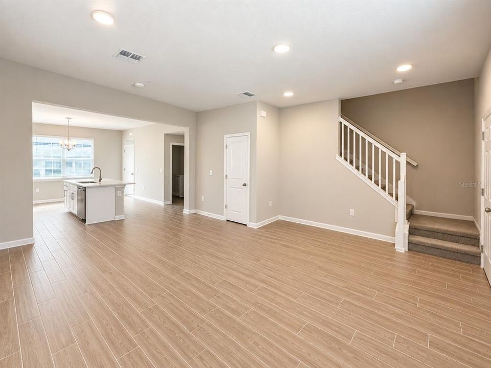 For Rent: $2,550 (3 beds, 2 baths, 1691 Square Feet)