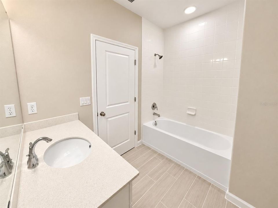 For Rent: $2,550 (3 beds, 2 baths, 1691 Square Feet)