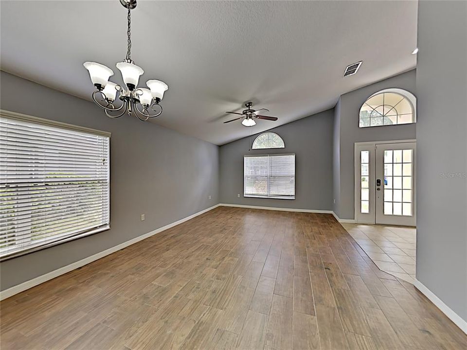 For Rent: $2,559 (3 beds, 2 baths, 2160 Square Feet)