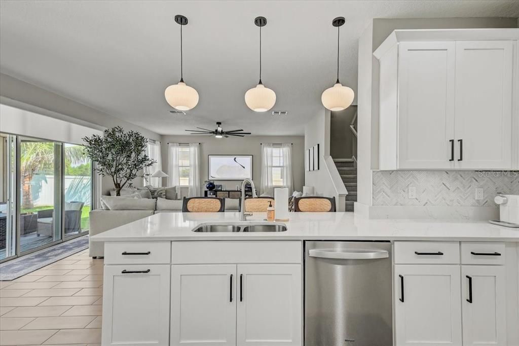 For Sale: $1,160,000 (4 beds, 3 baths, 2902 Square Feet)