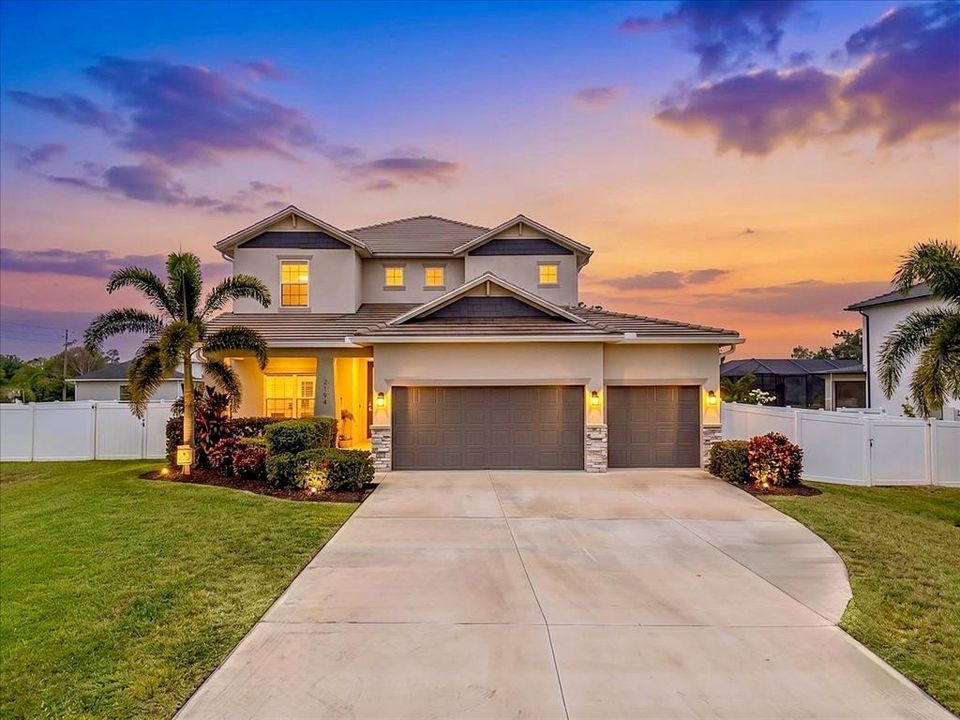 For Sale: $1,160,000 (4 beds, 3 baths, 2902 Square Feet)