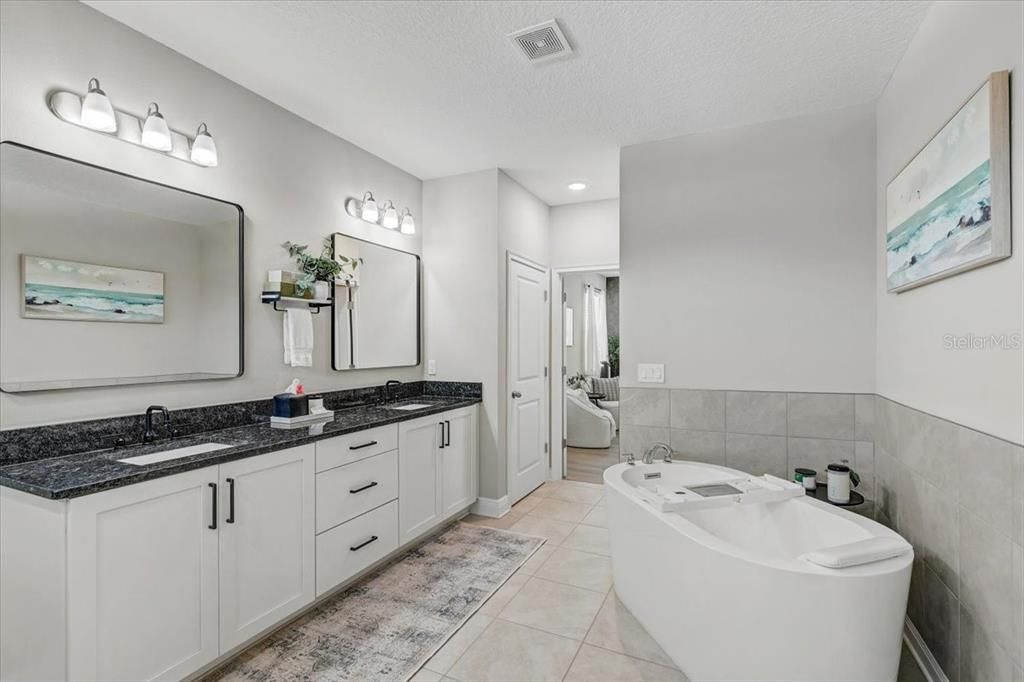 For Sale: $1,160,000 (4 beds, 3 baths, 2902 Square Feet)