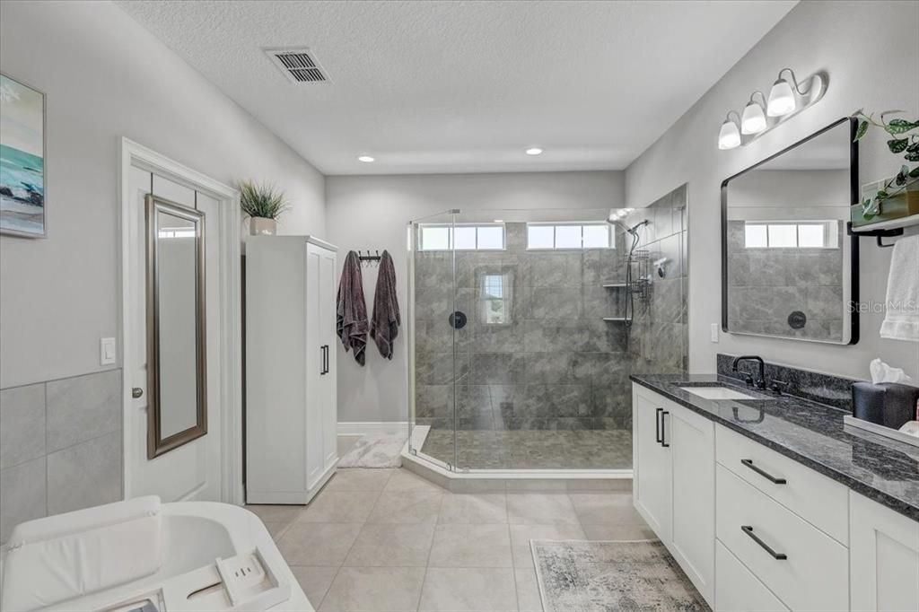 For Sale: $1,160,000 (4 beds, 3 baths, 2902 Square Feet)