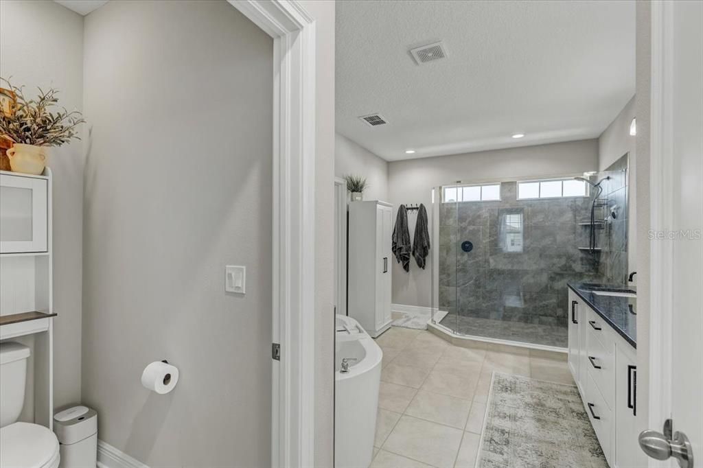 For Sale: $1,160,000 (4 beds, 3 baths, 2902 Square Feet)