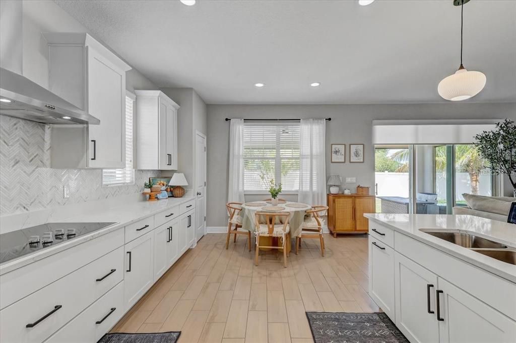 For Sale: $1,160,000 (4 beds, 3 baths, 2902 Square Feet)
