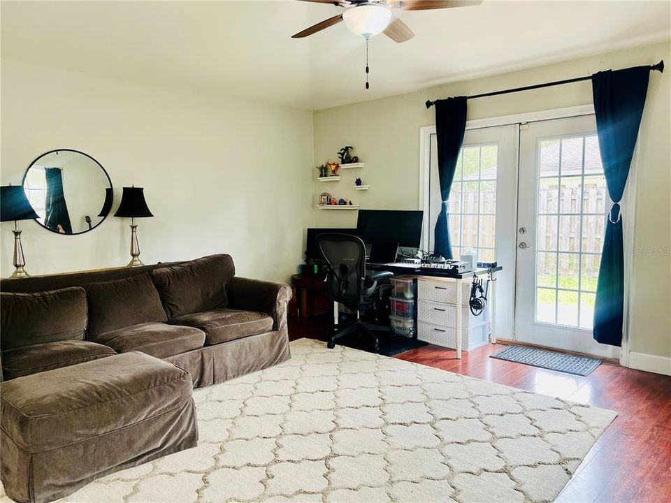 En Venta: $300,000 (3 camas, 2 baños, 1262 Pies cuadrados)