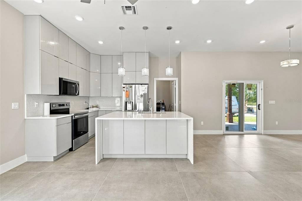 На продажу: $459,900 (4 спален, 3 ванн, 1776 Квадратных фут)