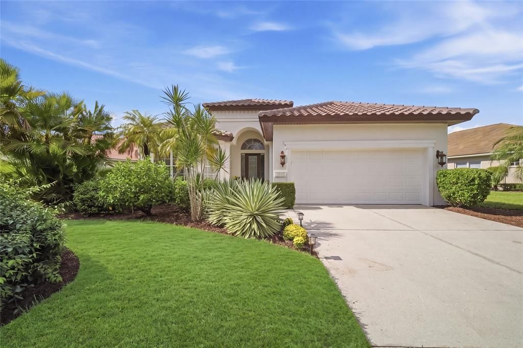 For Sale: $699,999 (3 beds, 2 baths, 2035 Square Feet)