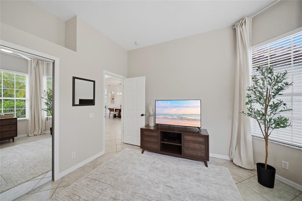 For Sale: $699,999 (3 beds, 2 baths, 2035 Square Feet)