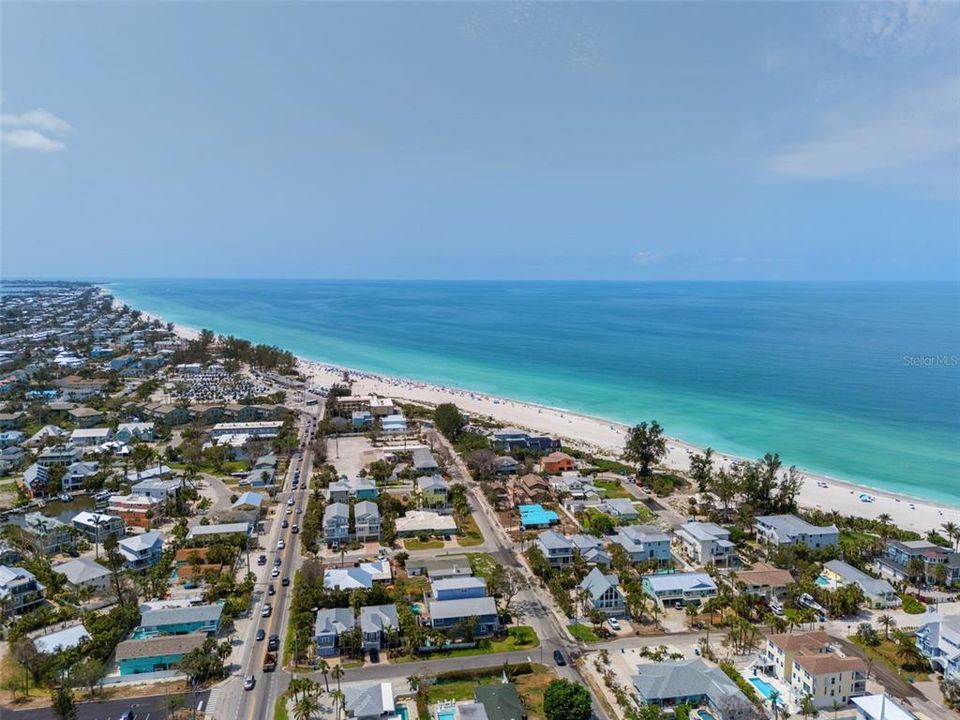 For Sale: $1,199,000 (3 beds, 2 baths, 1633 Square Feet)