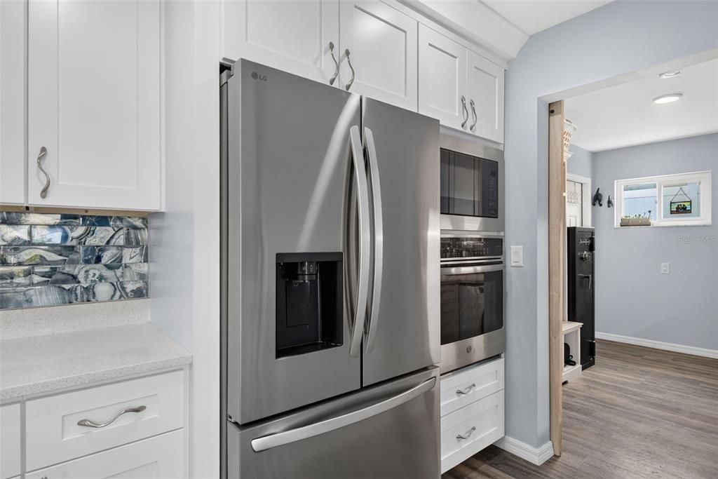 For Sale: $1,199,000 (3 beds, 2 baths, 1633 Square Feet)