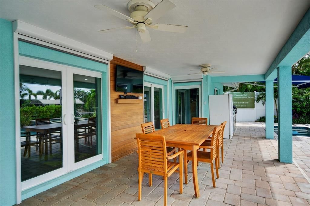For Sale: $1,199,000 (3 beds, 2 baths, 1633 Square Feet)