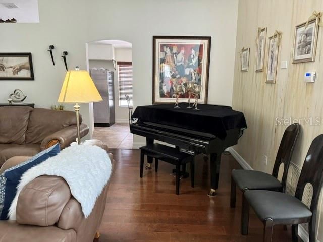 For Sale: $499,000 (3 beds, 2 baths, 1599 Square Feet)