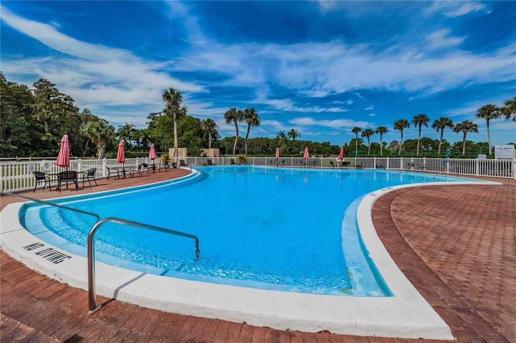 For Sale: $145,000 (2 beds, 2 baths, 858 Square Feet)