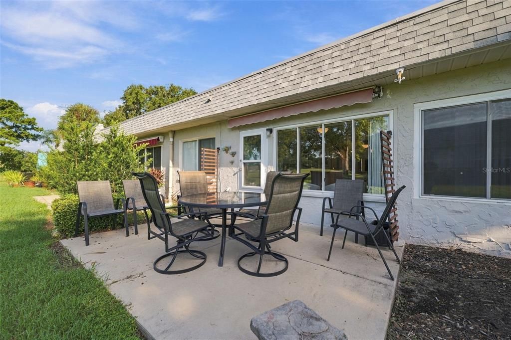 For Sale: $145,000 (2 beds, 2 baths, 858 Square Feet)