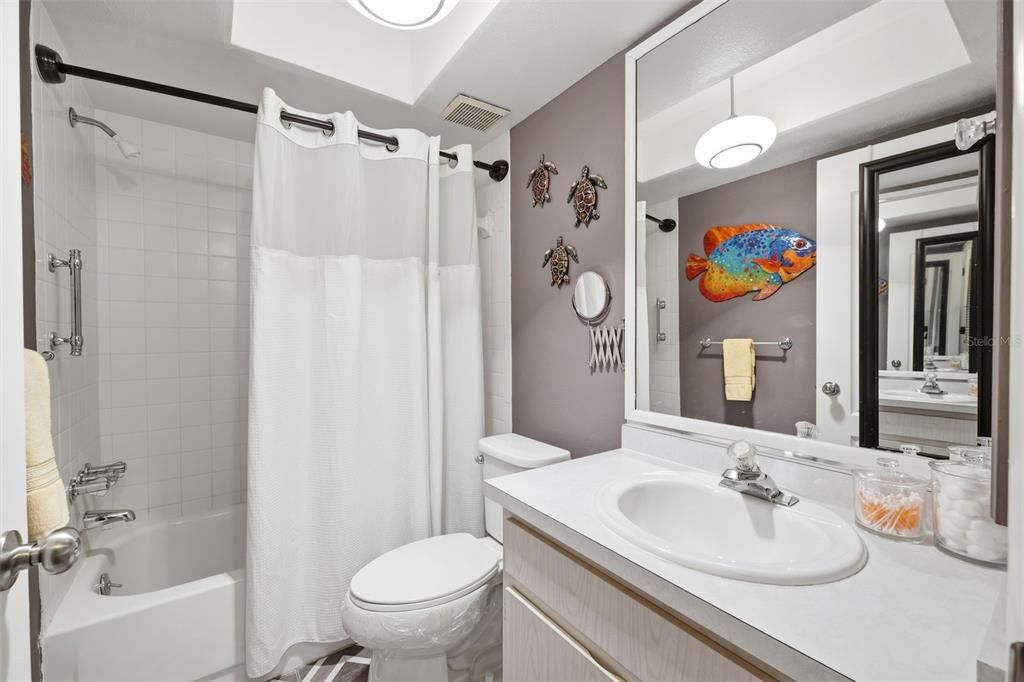 For Sale: $145,000 (2 beds, 2 baths, 858 Square Feet)