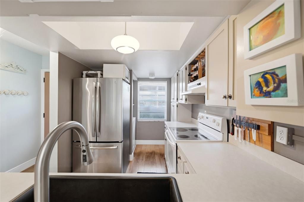 For Sale: $145,000 (2 beds, 2 baths, 858 Square Feet)