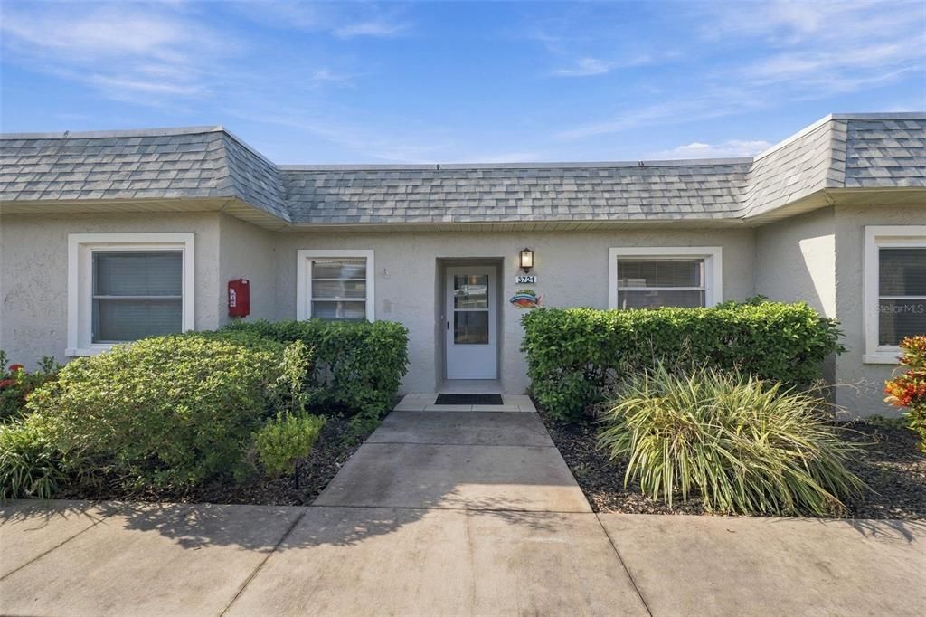 For Sale: $145,000 (2 beds, 2 baths, 858 Square Feet)