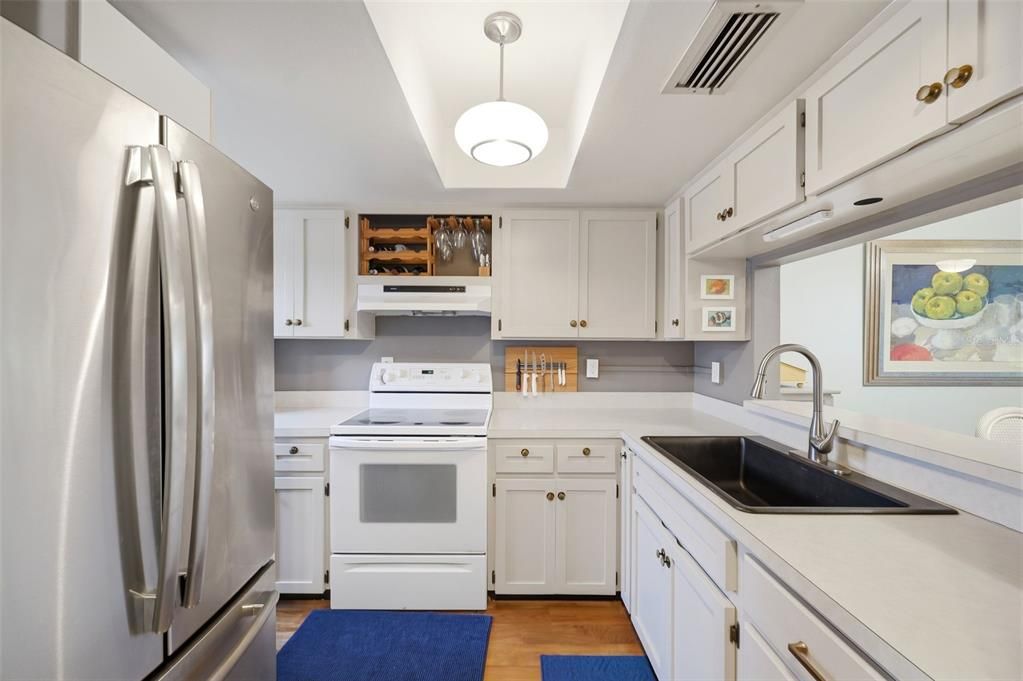 For Sale: $145,000 (2 beds, 2 baths, 858 Square Feet)