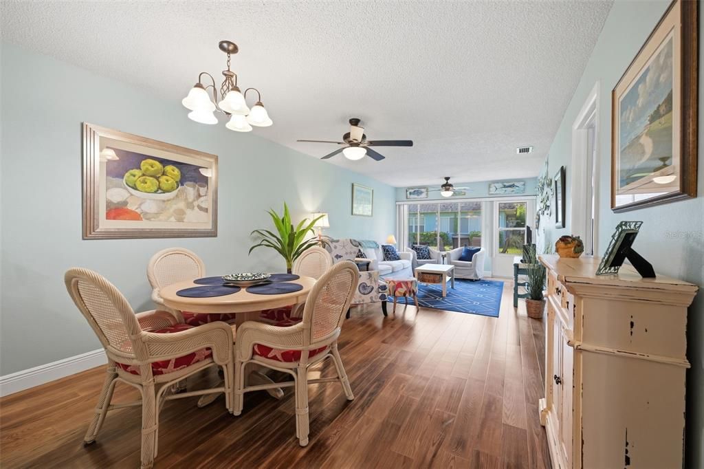 For Sale: $145,000 (2 beds, 2 baths, 858 Square Feet)