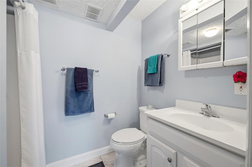 For Sale: $145,000 (2 beds, 2 baths, 858 Square Feet)