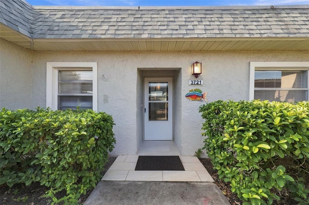 For Sale: $145,000 (2 beds, 2 baths, 858 Square Feet)