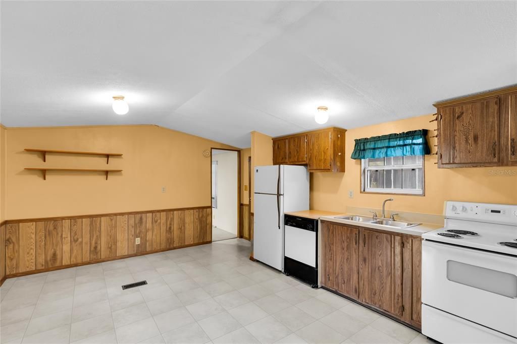 На продажу: $499,900 (5 спален, 3 ванн, 3562 Квадратных фут)