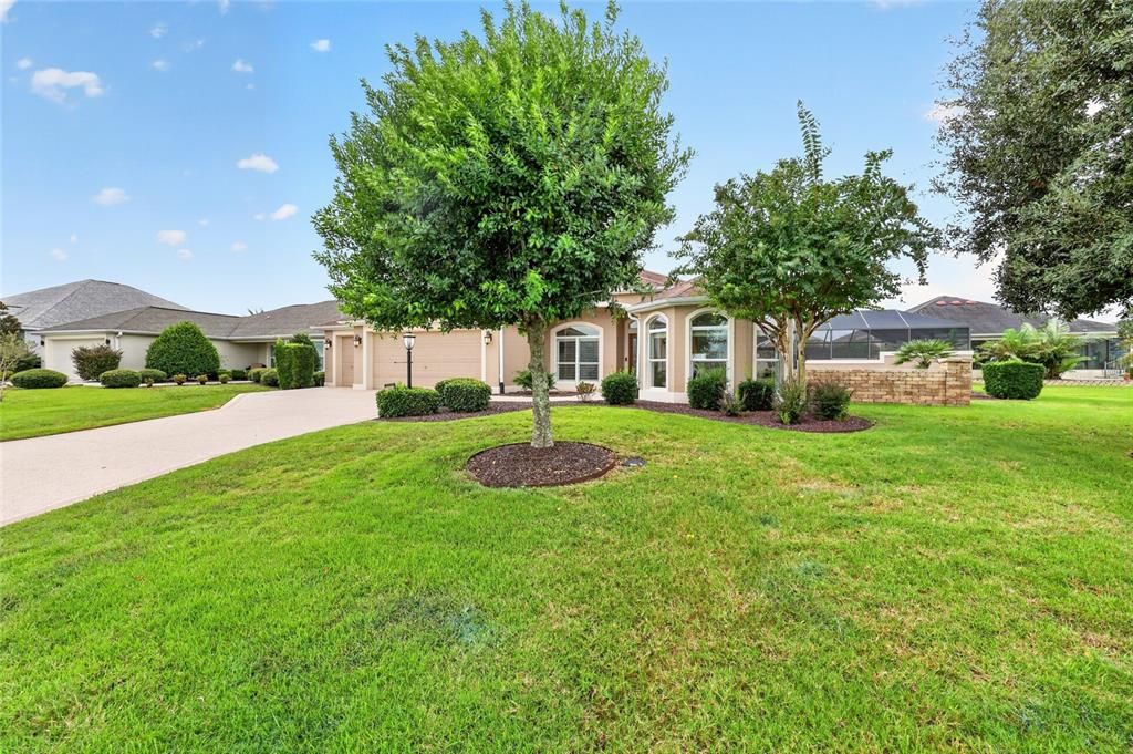 For Sale: $789,900 (3 beds, 2 baths, 1956 Square Feet)