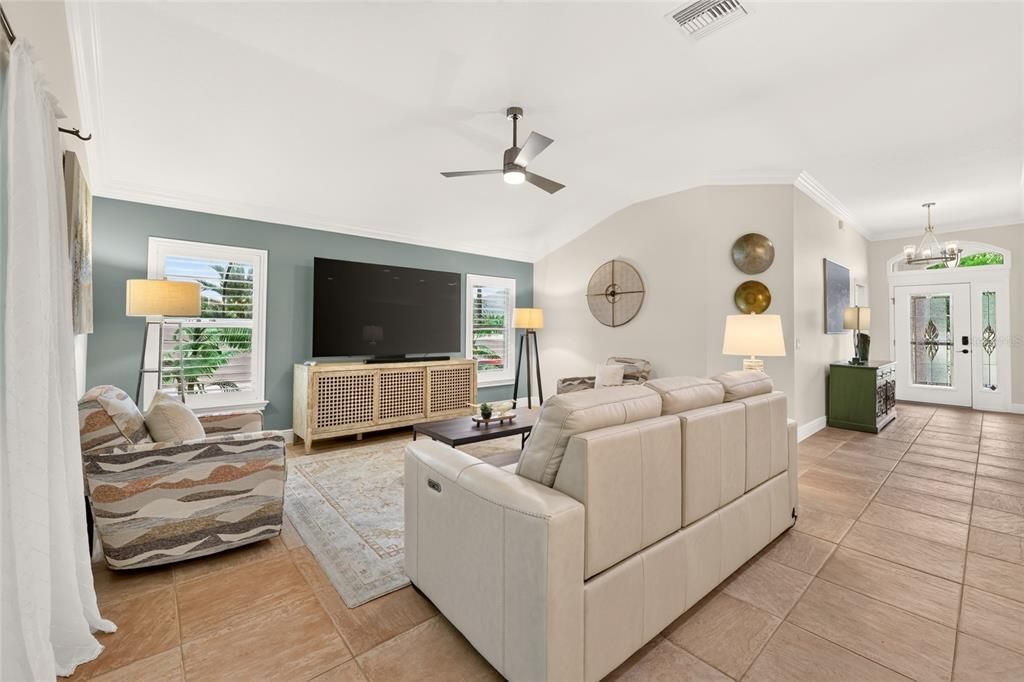 For Sale: $789,900 (3 beds, 2 baths, 1956 Square Feet)