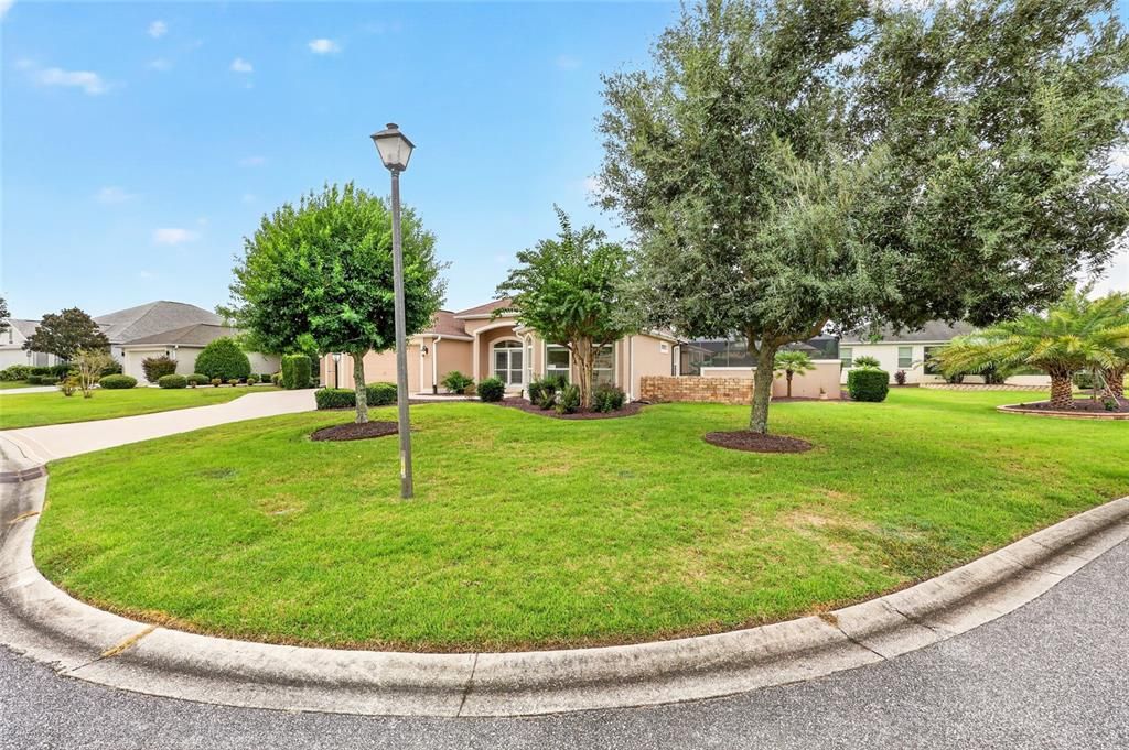 For Sale: $789,900 (3 beds, 2 baths, 1956 Square Feet)
