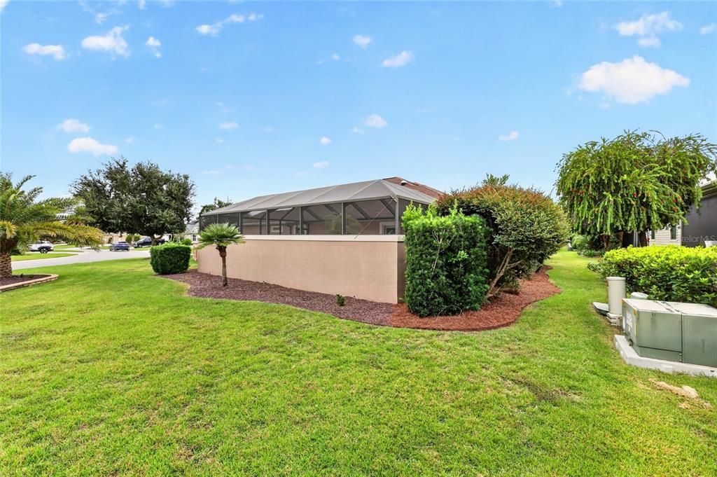 For Sale: $789,900 (3 beds, 2 baths, 1956 Square Feet)