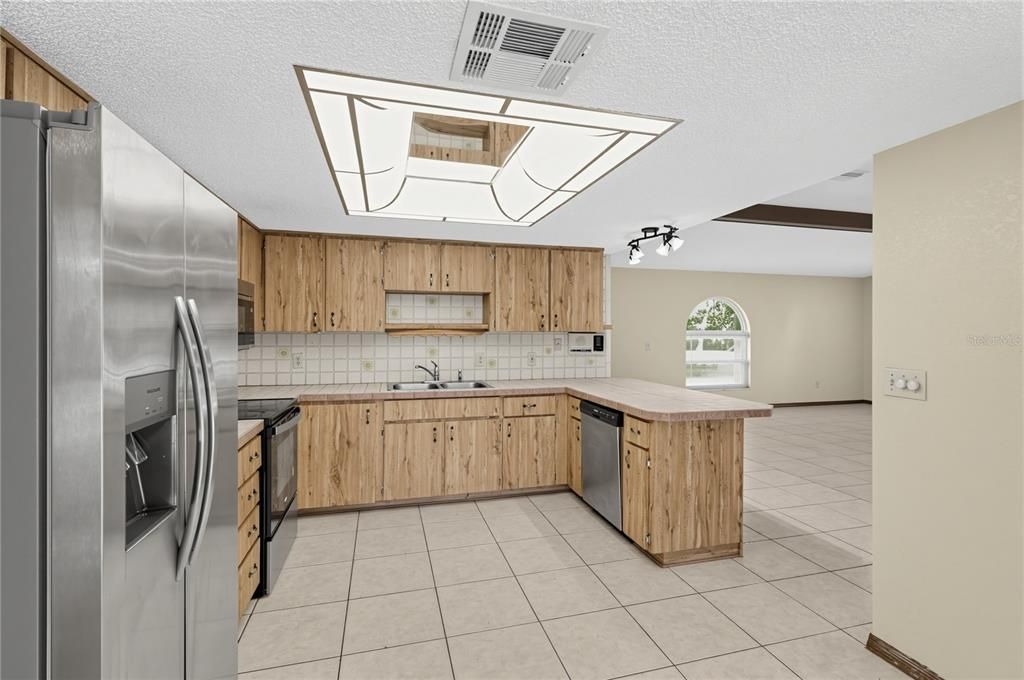Active With Contract: $264,900 (3 beds, 2 baths, 1769 Square Feet)