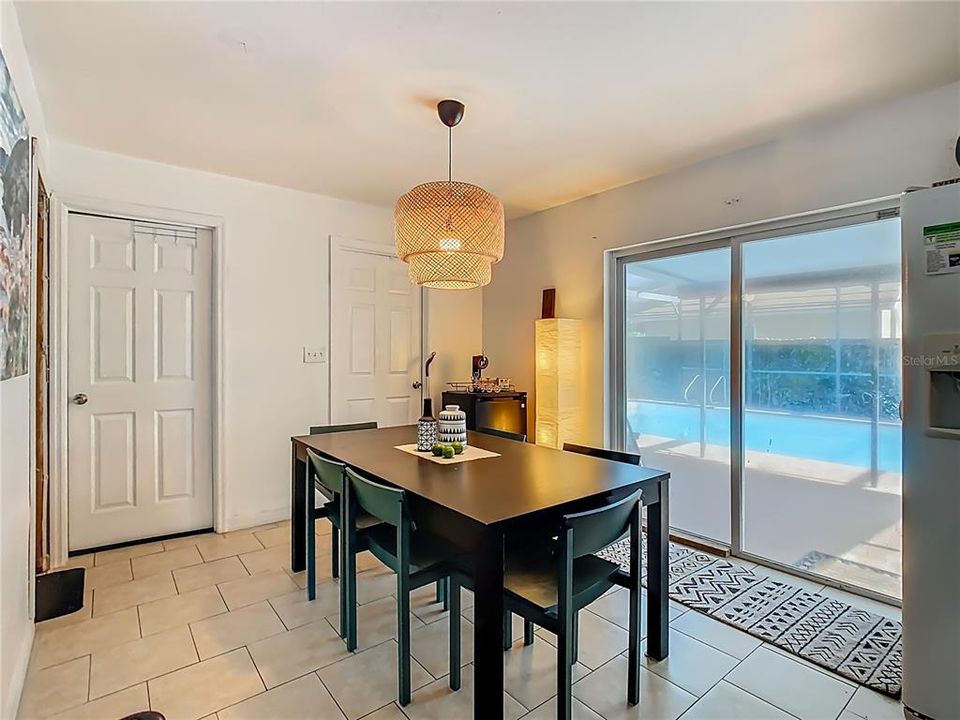 For Rent: $2,150 (4 beds, 2 baths, 1079 Square Feet)