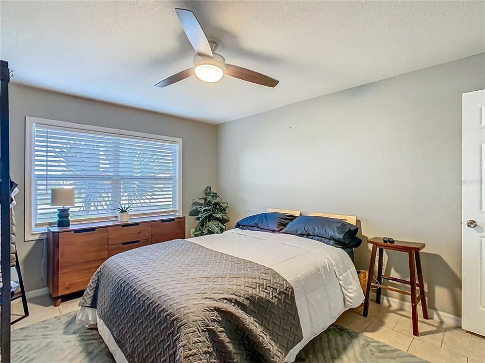 For Rent: $2,150 (4 beds, 2 baths, 1079 Square Feet)