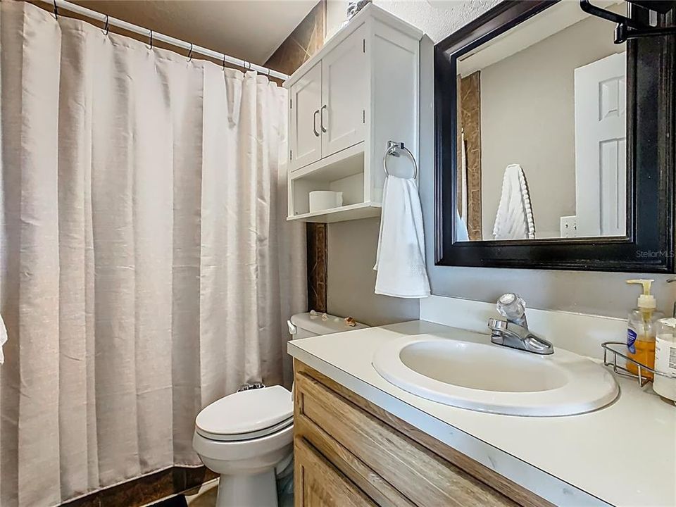 For Rent: $2,150 (4 beds, 2 baths, 1079 Square Feet)