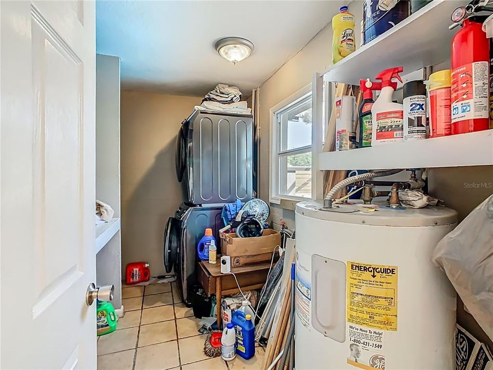 For Rent: $2,150 (4 beds, 2 baths, 1079 Square Feet)