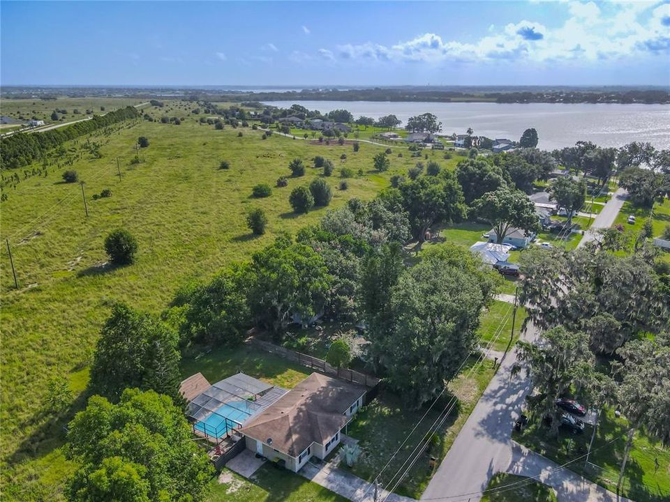 For Rent: $2,150 (4 beds, 2 baths, 1079 Square Feet)