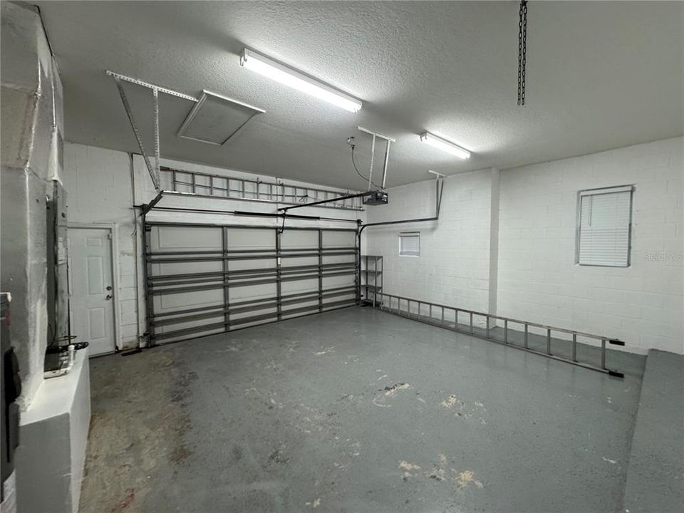 For Rent: $3,700 (4 beds, 3 baths, 2877 Square Feet)