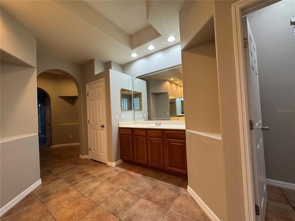 For Rent: $3,700 (4 beds, 3 baths, 2877 Square Feet)