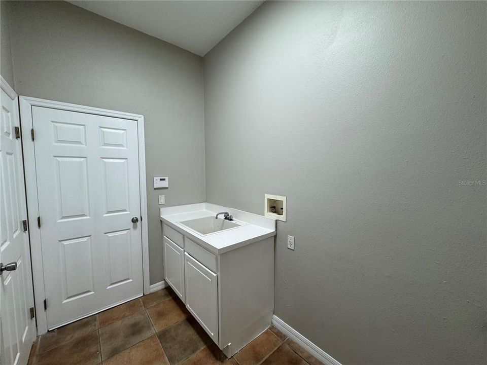 For Rent: $3,700 (4 beds, 3 baths, 2877 Square Feet)
