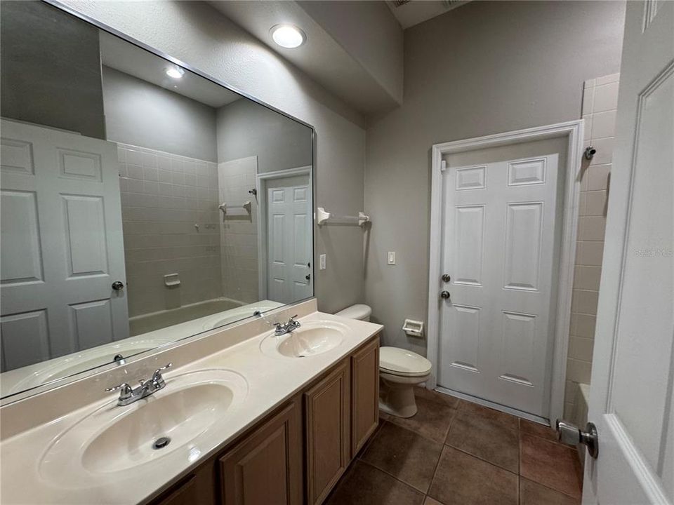 For Rent: $3,700 (4 beds, 3 baths, 2877 Square Feet)